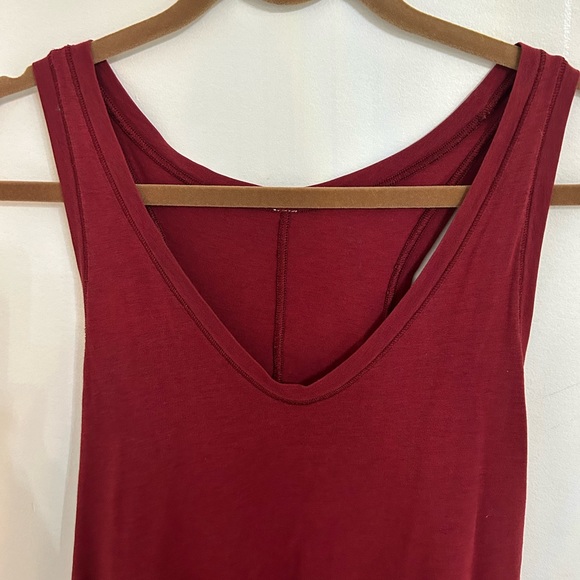 red lululemon tank - Picture 3 of 4
